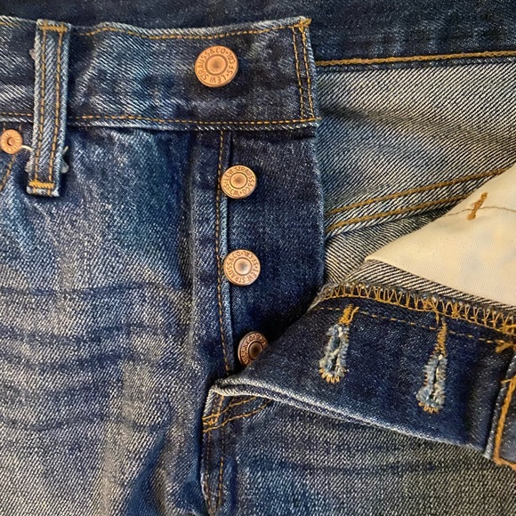 Levi’s Shorts - Picture 3 of 6